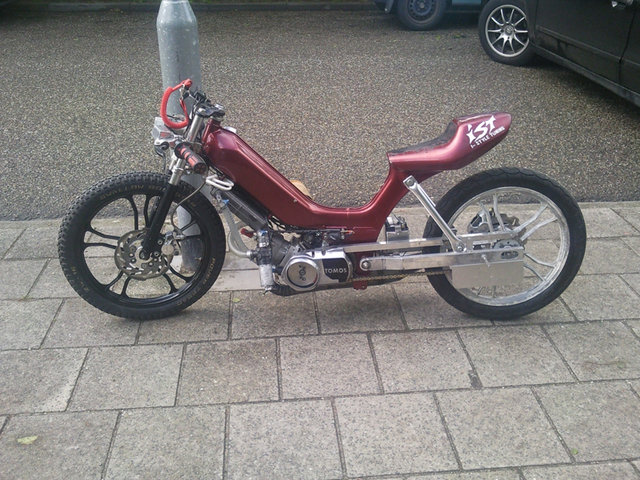 tomos4.jpg