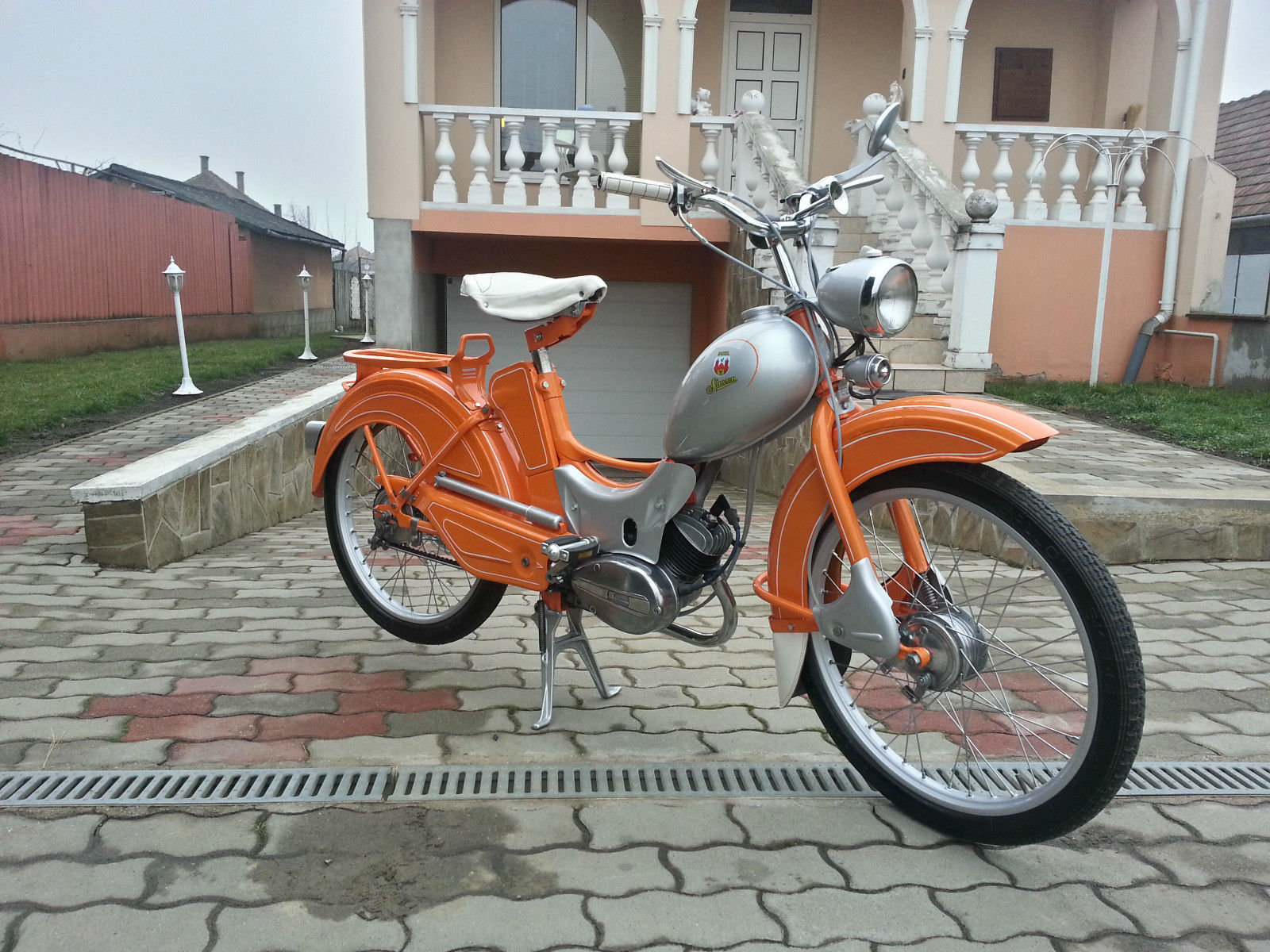 Simson orange 1.jpg